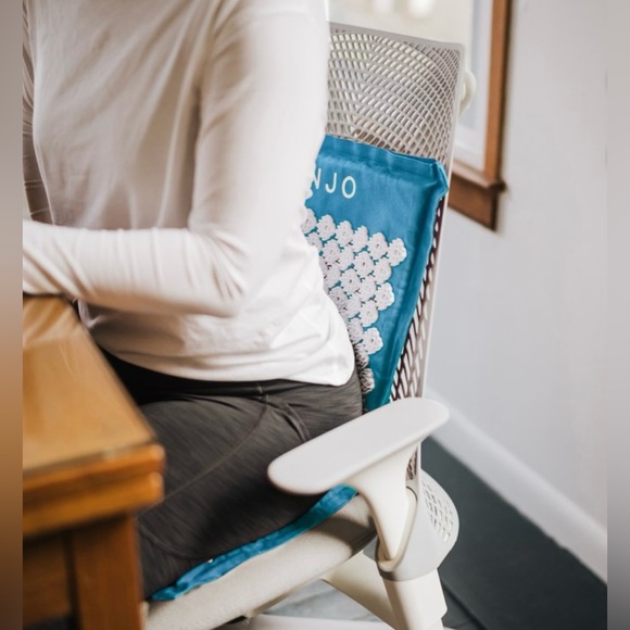 KANJO MEMORY FOAM ACUPRESSURE MAT PILLOW SET Back/Neck Relief, IN BAG
#1015243 - Picture 14 of 16